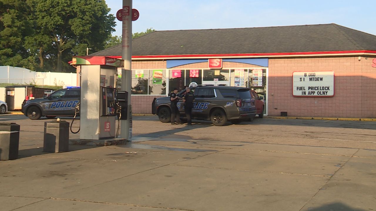 Armed Robbery at Colerain Township Gas Station: Suspect Caught Fleeing on Foot With Gun and Cash