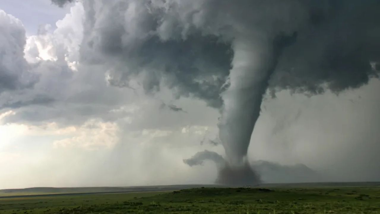 Giant hail and 75 mph winds are coming for the Plains this weekend — here's who is in the crosshairs