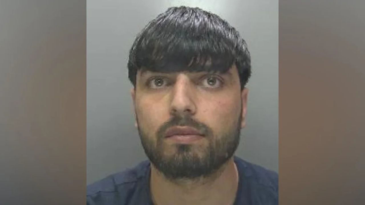 He Already Had No License. He Already Had a Dangerous Driving Record. Police Pulled Up Anyway — He Drove Straight Into Them.