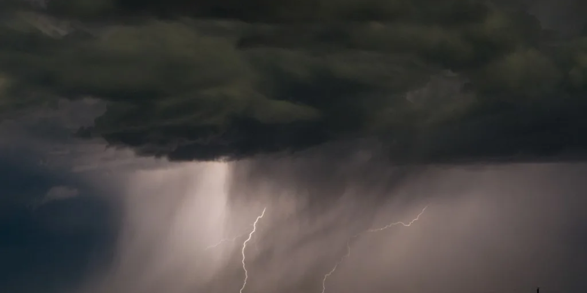 They Were Asleep When the Lights Went Out — 200,000 Woke Up to a Nightmare Tearing Through Illinois and Wisconsin