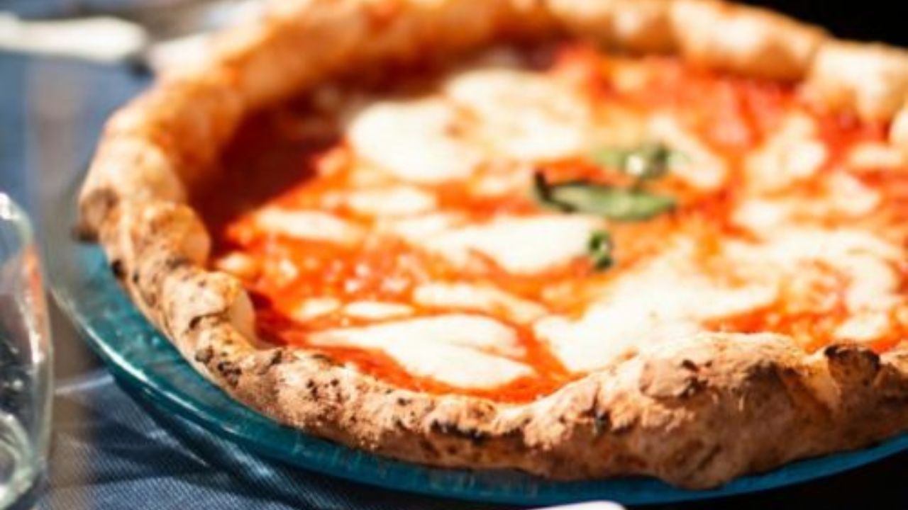 This Small-Town Alabama Pizza Shop Just Beat Every Pizzeria in the State — Here's Why